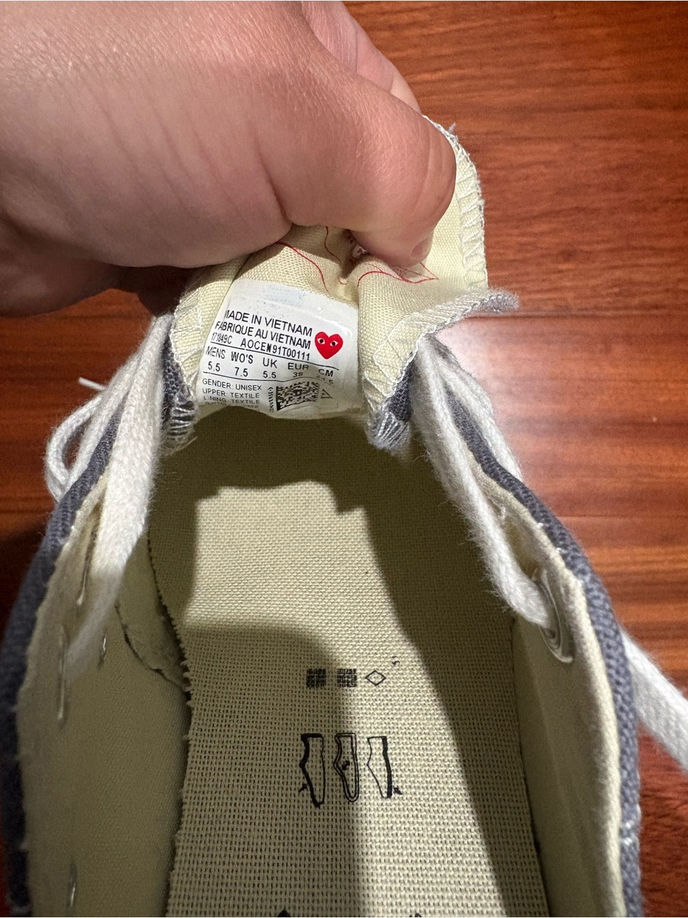 Converse x Comme des Garcons PLAY Gray and White Low-Top Sneakers - Picture 4 of 6